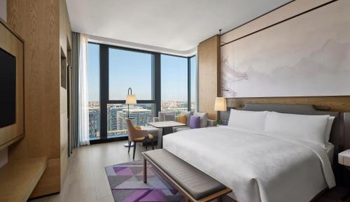 Deluxe King Room with City View