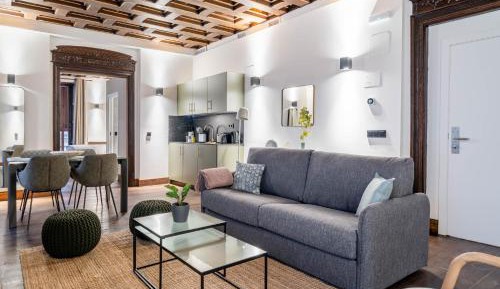 One-Bedroom Apartment with terrace
