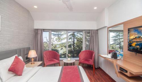Standard Room with Mall Road View