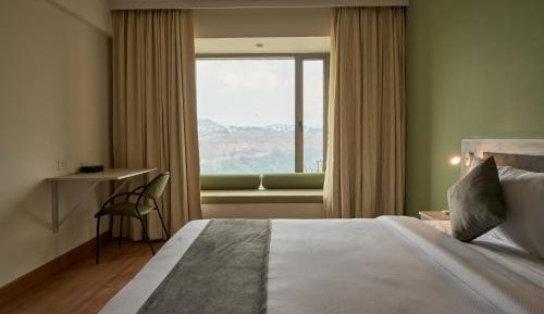 Superior Valley View Room