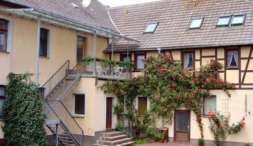 Three-Bedroom Apartment with Shower