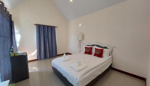 Queen Room with Garden View