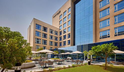 Superior King Room with City View