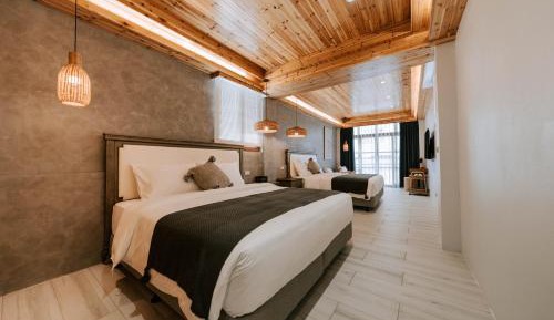 Premium Quadruple Room
