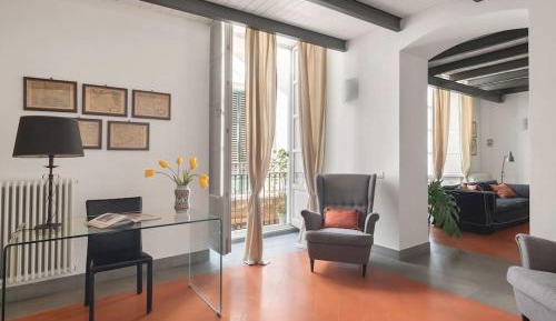 Four-Bedroom Apartment with Balcony 
