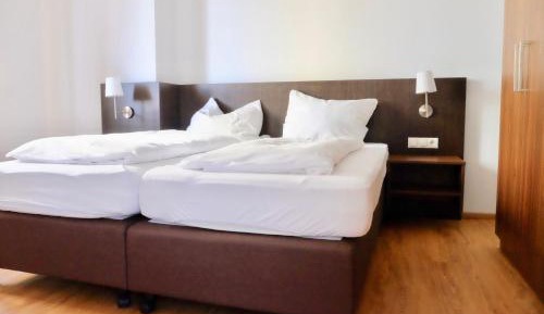 One-Bedroom Apartment with Terrace or Balcony