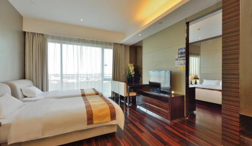 Executive Suite with Three Beds
