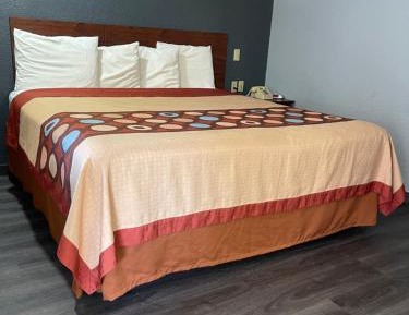 King Room - Non-Smoking