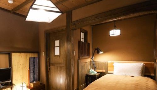 Japanese-Style Budget Single Room with Shared Bathroom