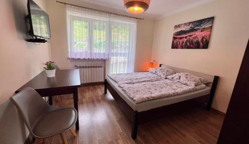 Apartment with Mountain View