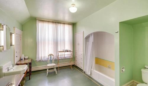 Double Room with Shared Bathroom