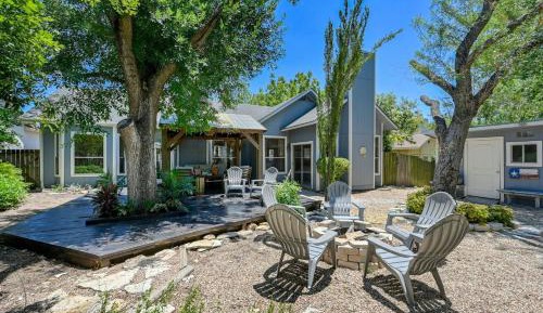 Three-Bedroom Holiday Home 
