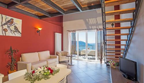 One-Bedroom Apartment (2 Adults + 2 Children) - Split Level