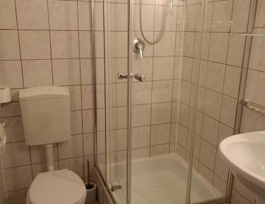 Twin Room with Private Bathroom