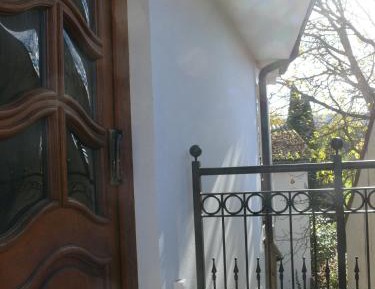 One-Bedroom Apartment with Balcony