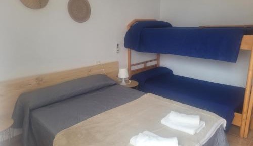 Triple Room with Private Bathroom