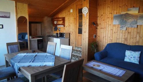 Apartment with Mountain View