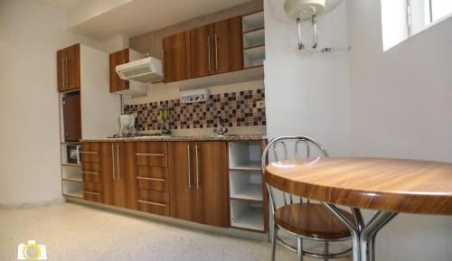 Deluxe One-Bedroom Apartment