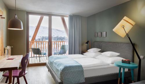 Double Room with Balcony and Mountain View