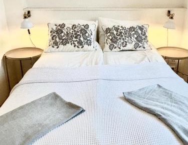 Three-Bedroom Apartment with hot tub