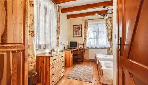 Twin Room with Private Bathroom