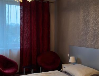 Deluxe Room (2 Adults + 1 Child)