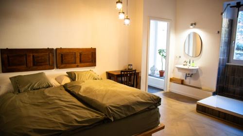 Double or Twin Room with Private Bathroom