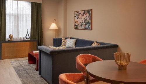 Vesper King Suite with Sofa Bed