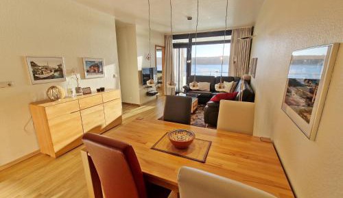 Apartment with Lake View