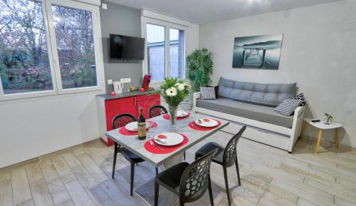 Deluxe Apartment