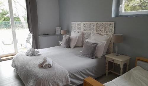 Deluxe Double Room (2 Adults + 1 Child)