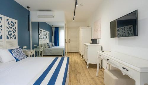 Double or Twin Room with Land View