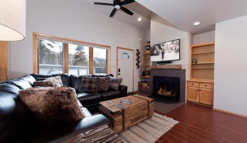 Three-Bedroom Holiday Home 