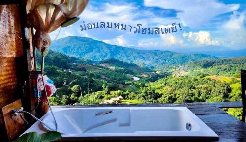 Deluxe Room (2 Adults + 1 Child)