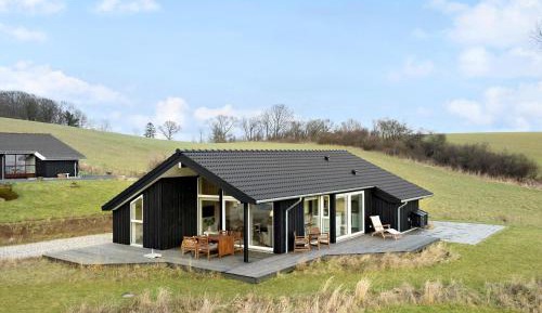 Three-Bedroom Holiday Home 