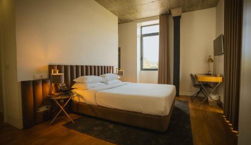 Deluxe Double Room with Shower