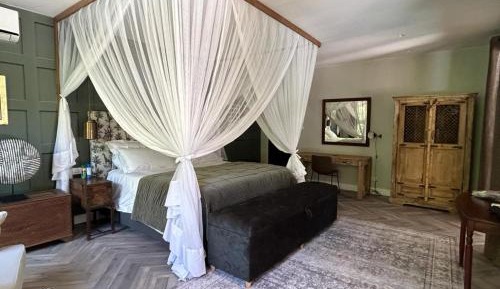 Suite with Garden View