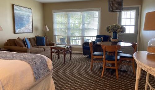 King Studio with Sofa Bed