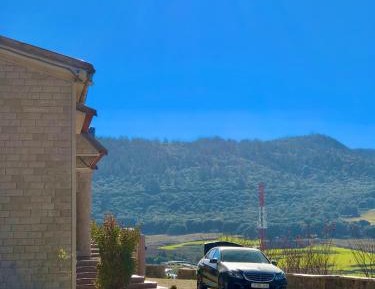 Double or Twin Room with Mountain View