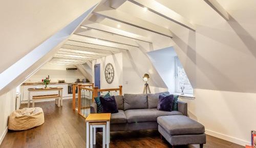 Three-Bedroom Holiday Home 