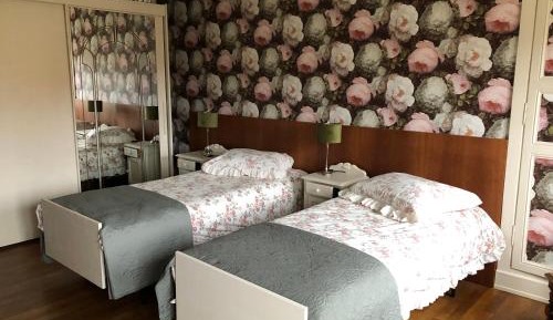 Deluxe Double Room (2 Adults + 1 Child)