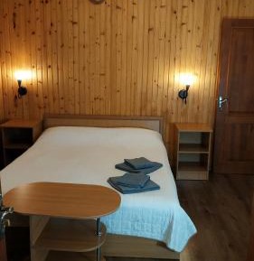 Deluxe Room (2 Adults + 1 Child)