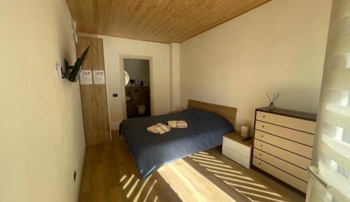 Deluxe Double Room (2 Adults + 1 Child)