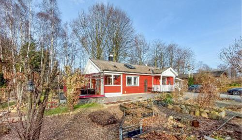 Three-Bedroom Holiday Home 