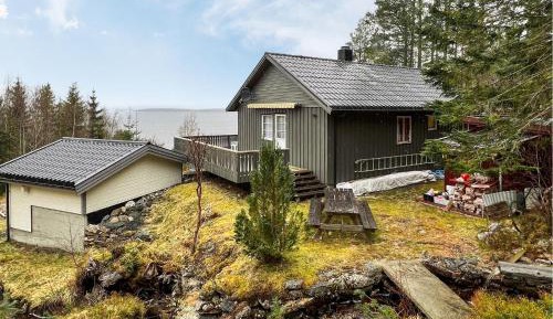 Four-Bedroom Holiday Home