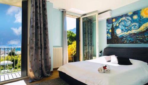 Standard Double Room with Shared Bathroom