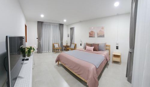 King Room with Pool View