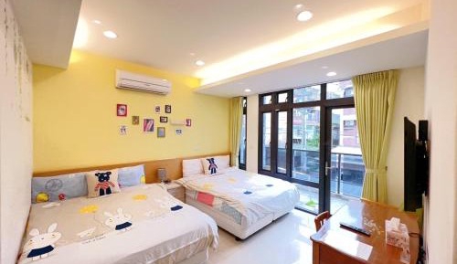 Quadruple Room with Private Bathroom