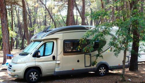 Large Empty Lot (Bring your Caravan more than 5.5 meteres  or Camper)