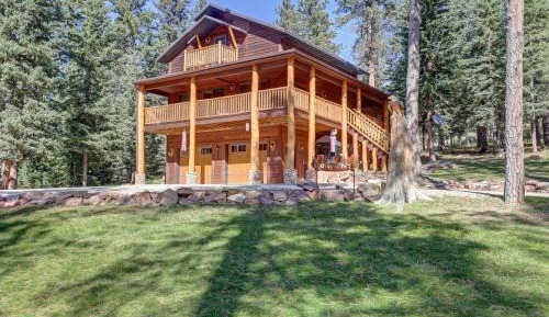 Three-Bedroom Holiday Home 